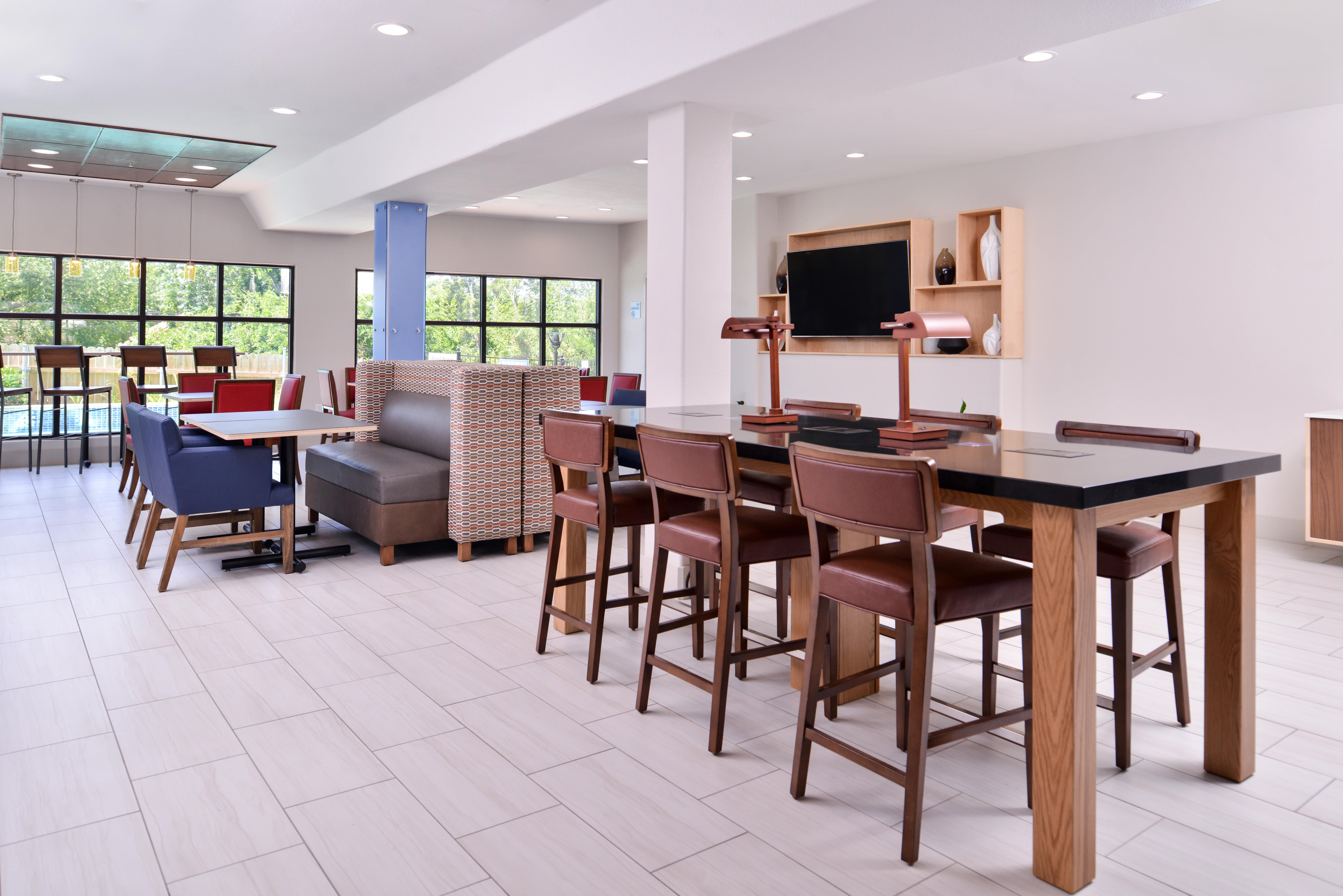 Holiday Inn Express Hotel & Suites Elgin By Ihg Eksteriør billede